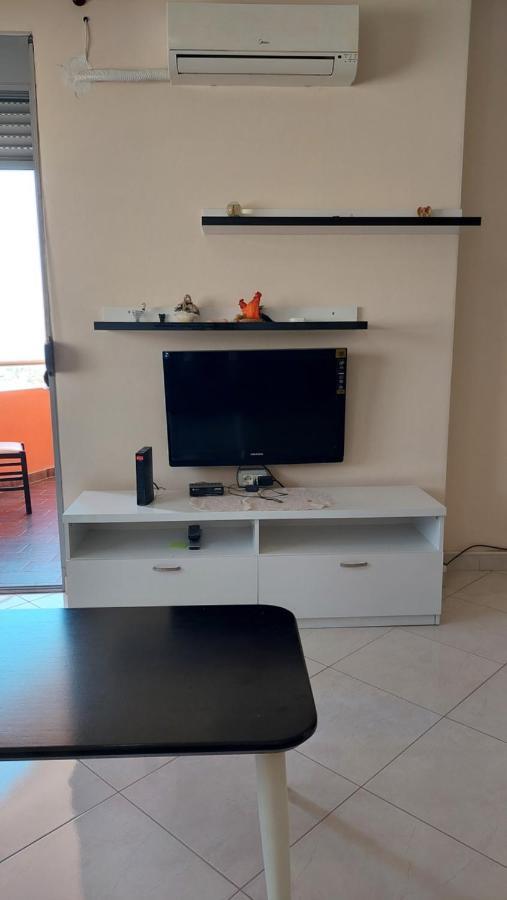 Sweetview 2-Bedroom Apartment With 3 Balcony Seaview Avlonya Dış mekan fotoğraf
